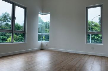 Bandar Sungai Long, Bandar Sungai Long, Selangor Terrace House @ Corner