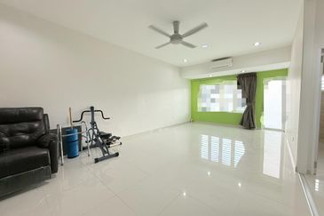 SL7, Bandar Sungai Long