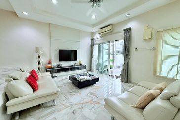 SL7, Bandar Sungai Long