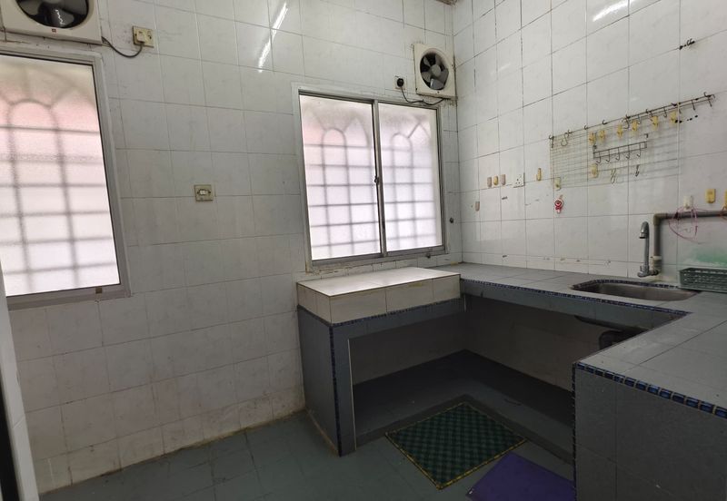 SL7, Bandar Sungai Long