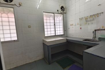 SL7, Bandar Sungai Long