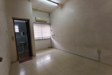 SL7, Bandar Sungai Long