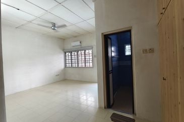 SL7, Bandar Sungai Long