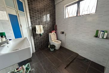 SL 2, Bandar Sungai Long