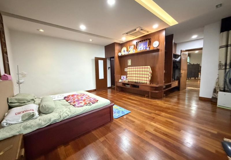 Bandar Tun Hussein Onn