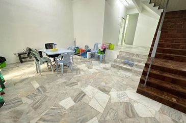 SL7, Bandar Sungai Long