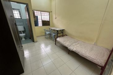 SL7, Bandar Sungai Long