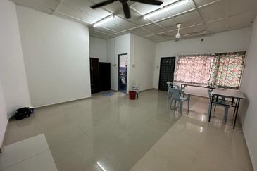 SL7, Bandar Sungai Long