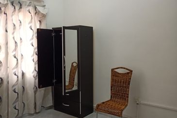 SL 4, Bandar Sungai Long