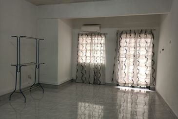 SL 4, Bandar Sungai Long