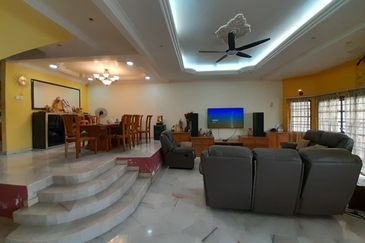 SL7, Bandar Sungai Long