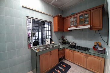 SL7, Bandar Sungai Long