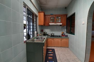 SL7, Bandar Sungai Long