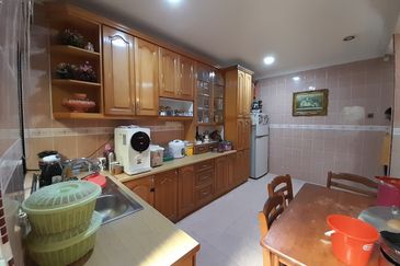 SL7, Bandar Sungai Long