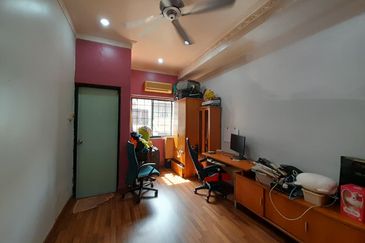 SL7, Bandar Sungai Long