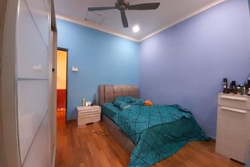 SL7, Bandar Sungai Long