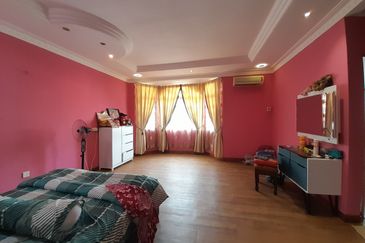 SL7, Bandar Sungai Long