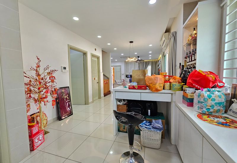 Bandar Sungai Long, Bandar Sungai Long, Selangor Semi-D House @ Corner