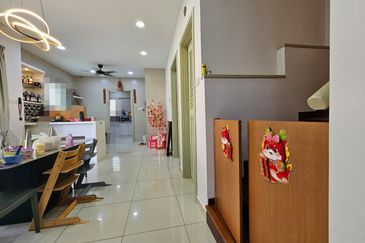 Bandar Sungai Long, Bandar Sungai Long, Selangor Semi-D House @ Corner