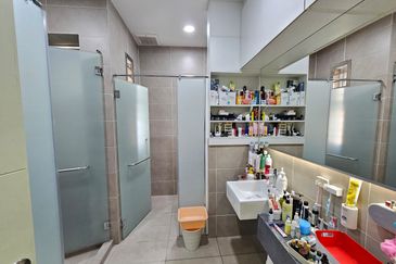 Bandar Sungai Long, Bandar Sungai Long, Selangor Semi-D House @ Corner