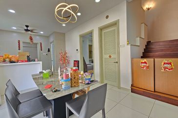 Bandar Sungai Long, Bandar Sungai Long, Selangor Semi-D House @ Corner