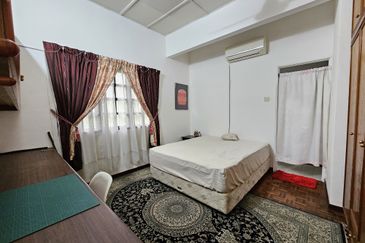 SL 8, Bandar Sungai Long