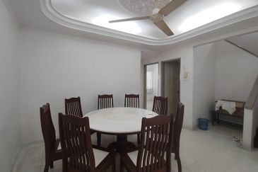 SL 4, Bandar Sungai Long