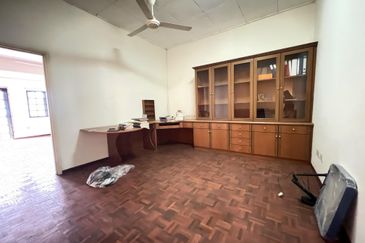 SL 4, Bandar Sungai Long