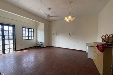 SL 4, Bandar Sungai Long