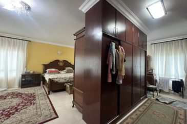 Bandar Tun Hussein Onn