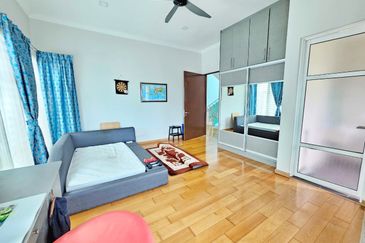 Bandar Tun Hussein Onn