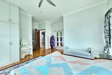 Bandar Tun Hussein Onn