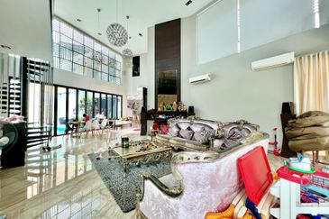 Bandar Tun Hussein Onn