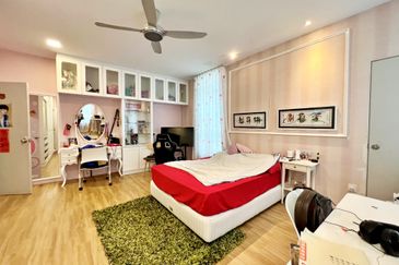 Bandar Tun Hussein Onn