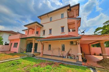 Bandar Sungai Long, Selangor Corner Lot Terrace House