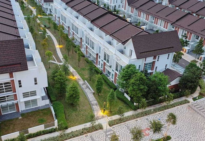 Lakefront Condominium | Emerald Hills @ Alam Damai