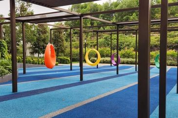 Lakefront Condominium | Emerald Hills @ Alam Damai