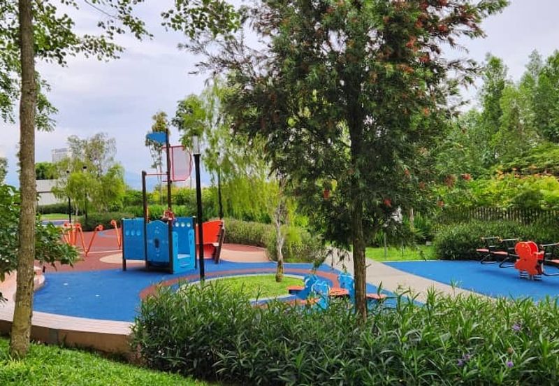 Lakefront Condominium | Emerald Hills @ Alam Damai