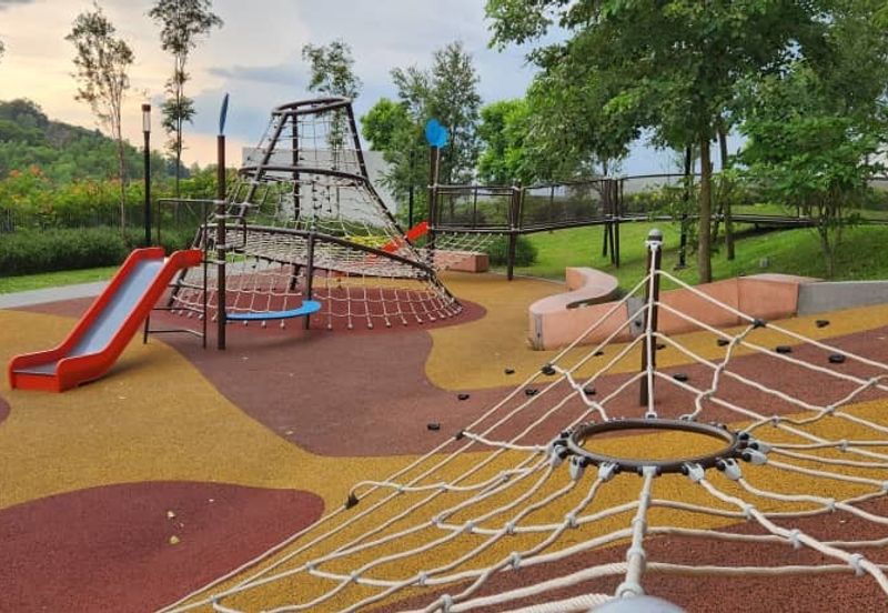 Lakefront Condominium | Emerald Hills @ Alam Damai