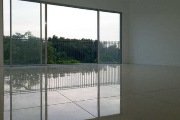 Lakefront Condominium | Emerald Hills @ Alam Damai