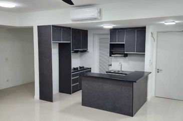 Lakefront Condominium | Emerald Hills @ Alam Damai