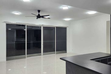 Lakefront Condominium | Emerald Hills @ Alam Damai