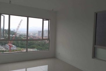 Lakefront Condominium | Emerald Hills @ Alam Damai