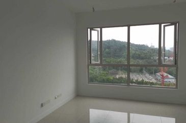 Lakefront Condominium | Emerald Hills @ Alam Damai