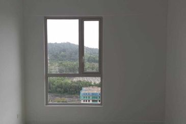 Lakefront Condominium | Emerald Hills @ Alam Damai