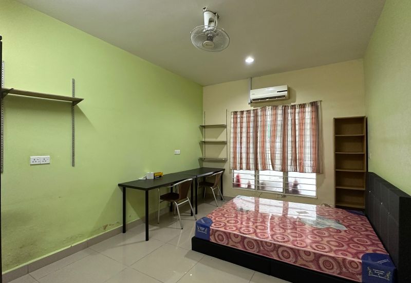 Taman Taynton (Taynton View)