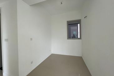 Lakefront Condominium | Emerald Hills @ Alam Damai