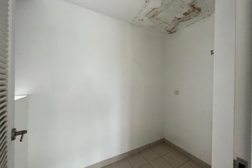 Lakefront Condominium | Emerald Hills @ Alam Damai