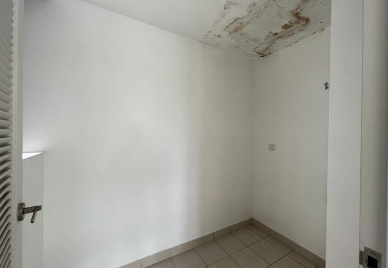 Lakefront Condominium | Emerald Hills @ Alam Damai