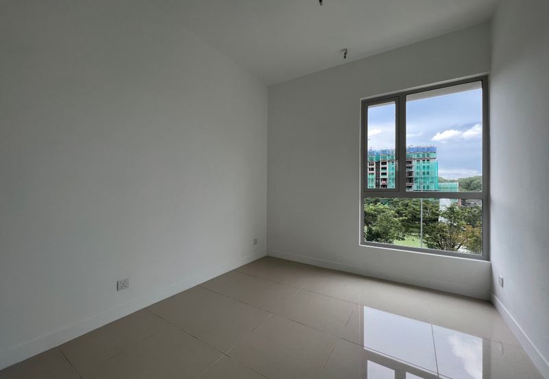 Lakefront Condominium | Emerald Hills @ Alam Damai